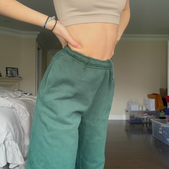 Aritzia sweatpants - Picture 2 of 3
